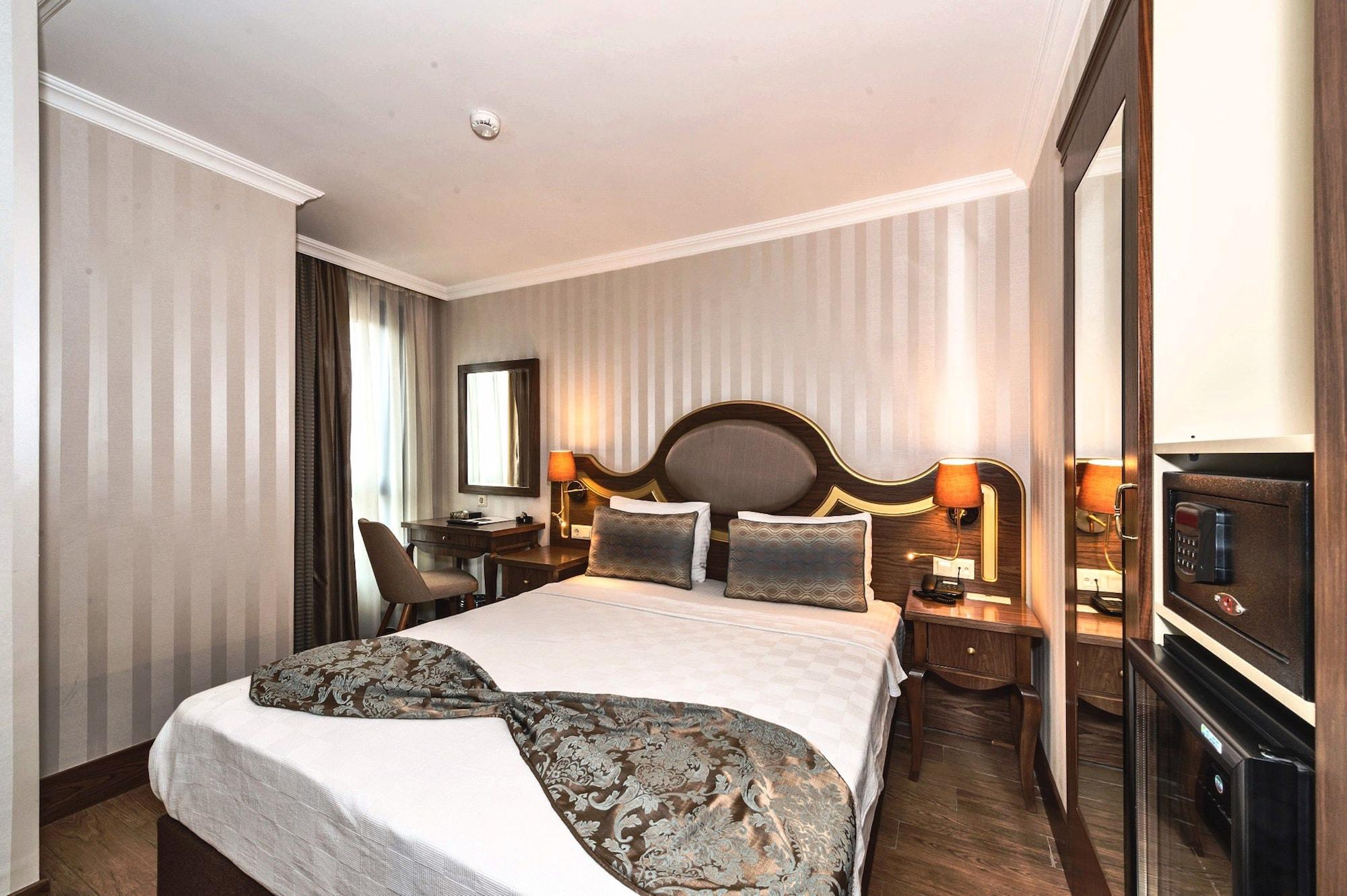 The Central Hotel Истанбул Екстериор снимка