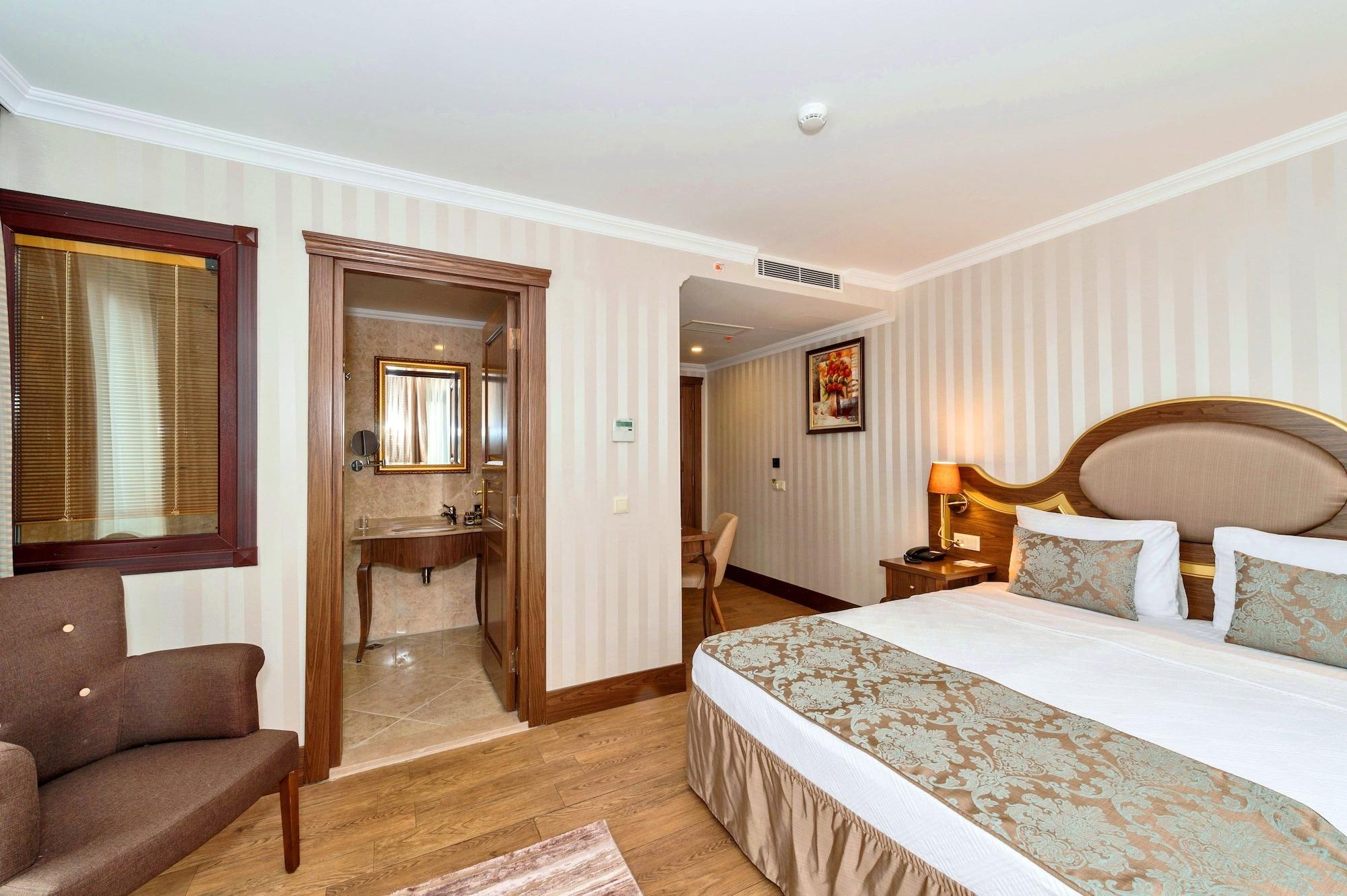 The Central Hotel Истанбул Екстериор снимка